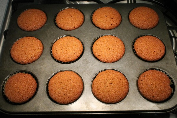 Fahéjas karamellás muffin sütőformában