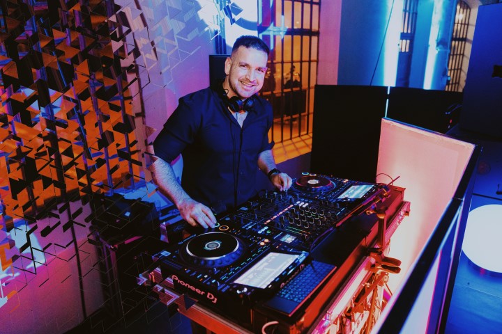 DJ karácsonyi partyra